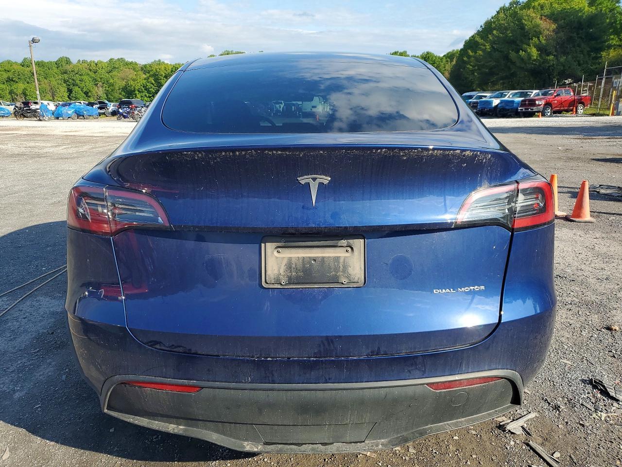 2023 Tesla Model Y - Фото 6