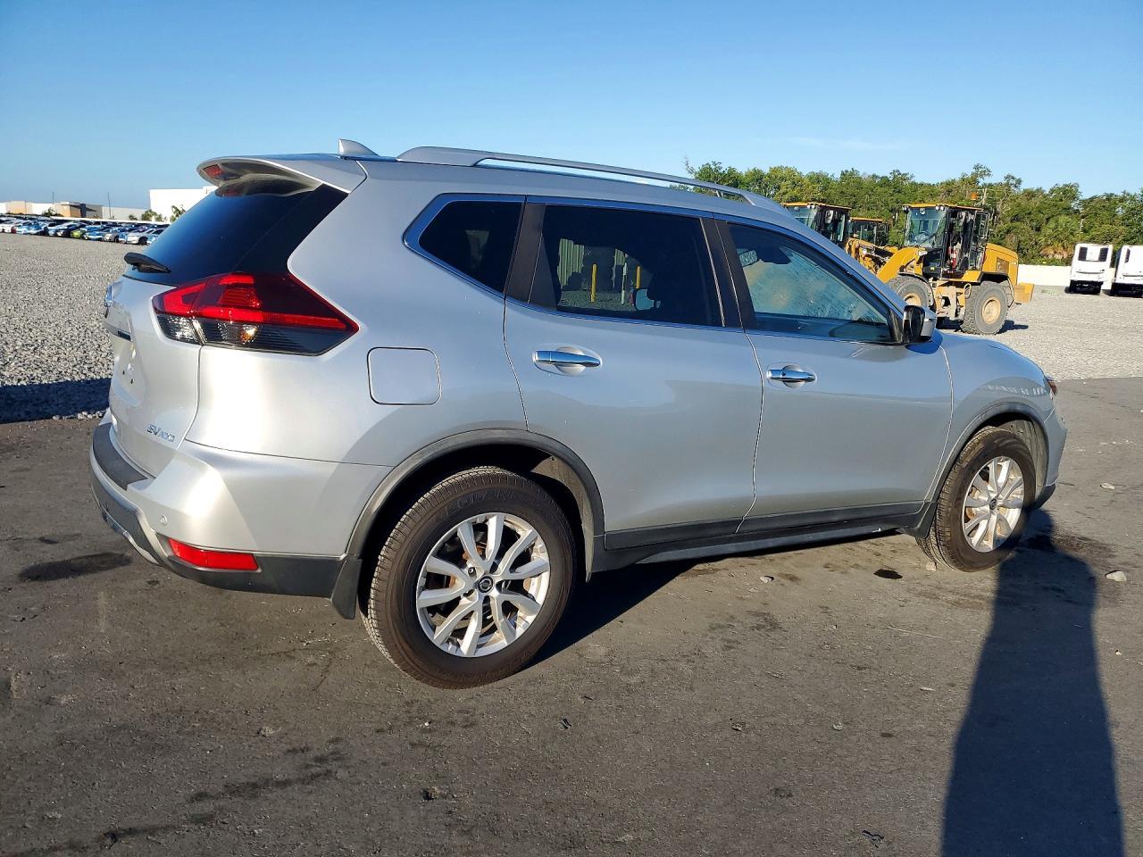 2020 Nissan Rogue Sv - Фото 3
