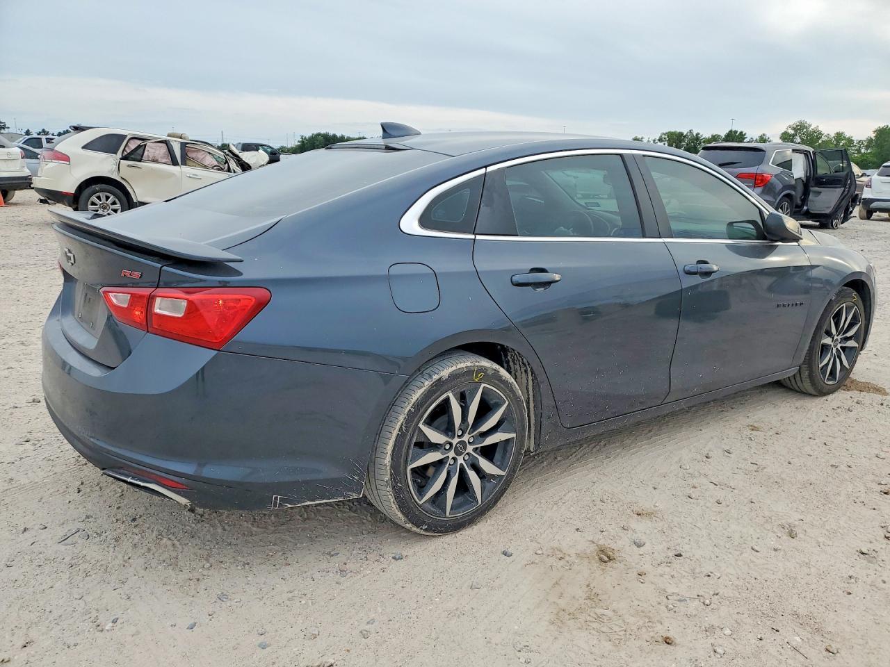 2020 Chevrolet Malibu - Image 3