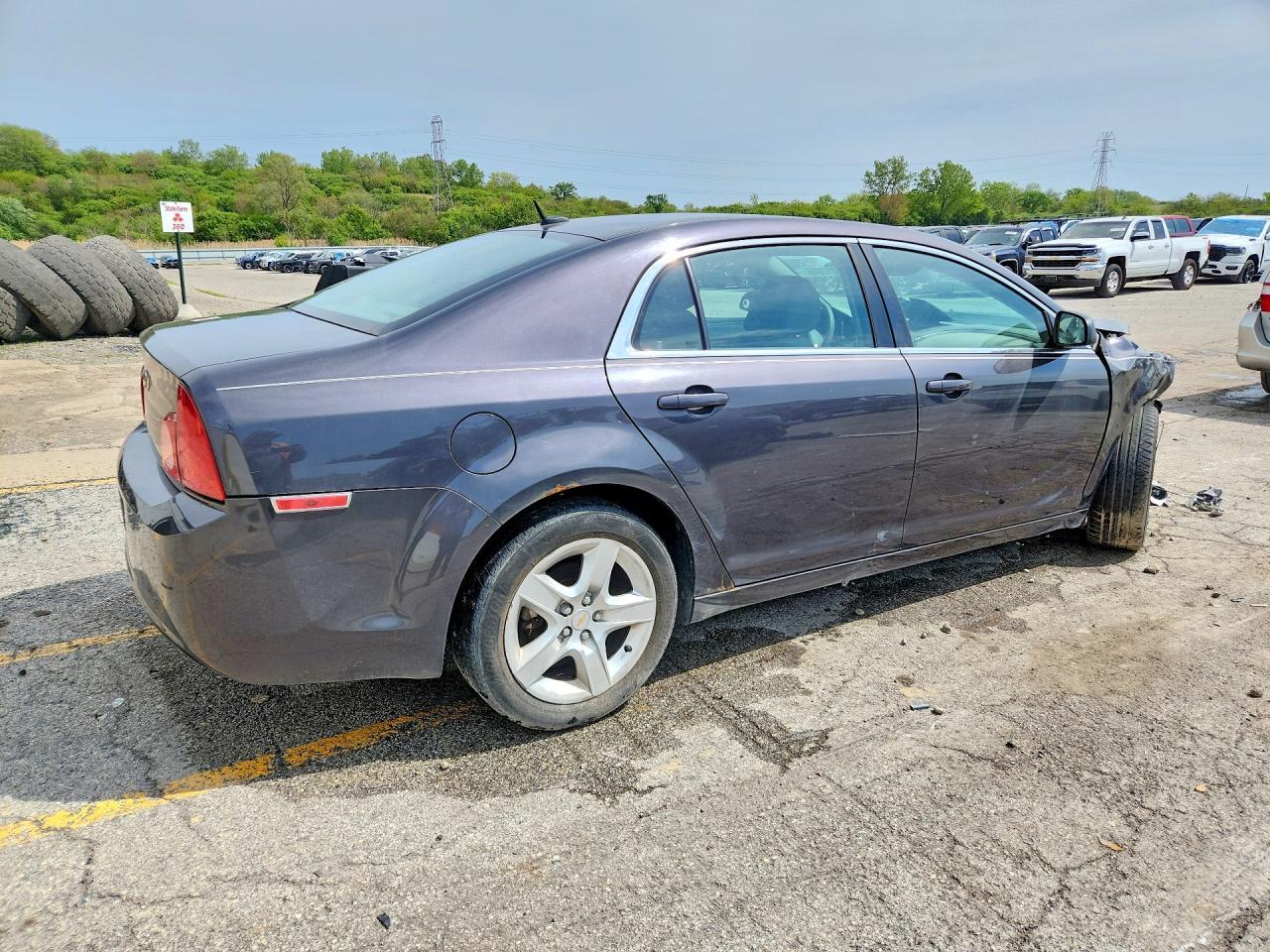 2011 Chevrolet Malibu Ls - Image 3
