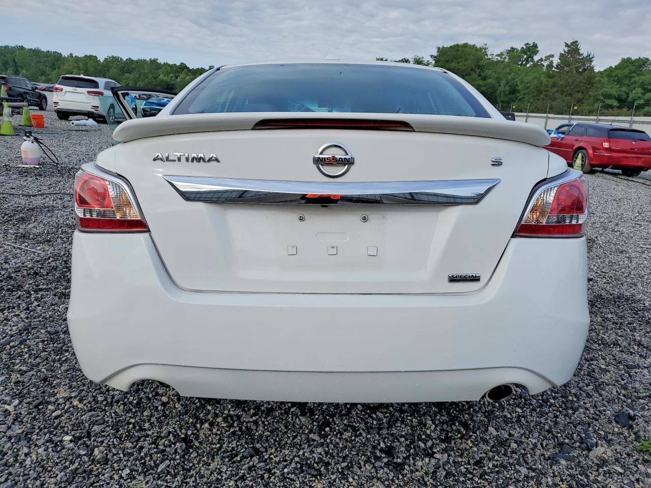 2015 Nissan Altima 2.5 S - Image 6