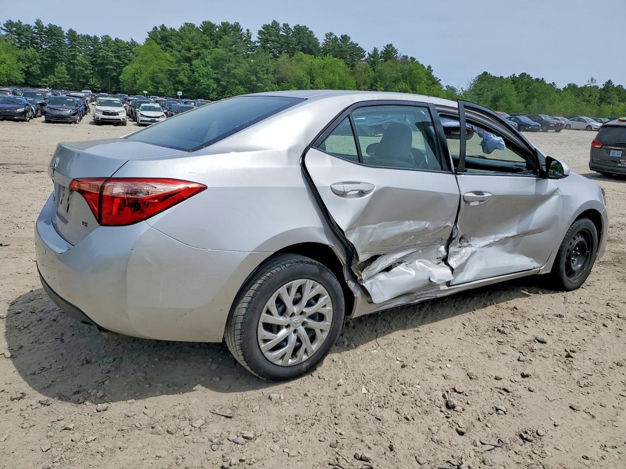 2018 Toyota Corolla Le - Фото 3
