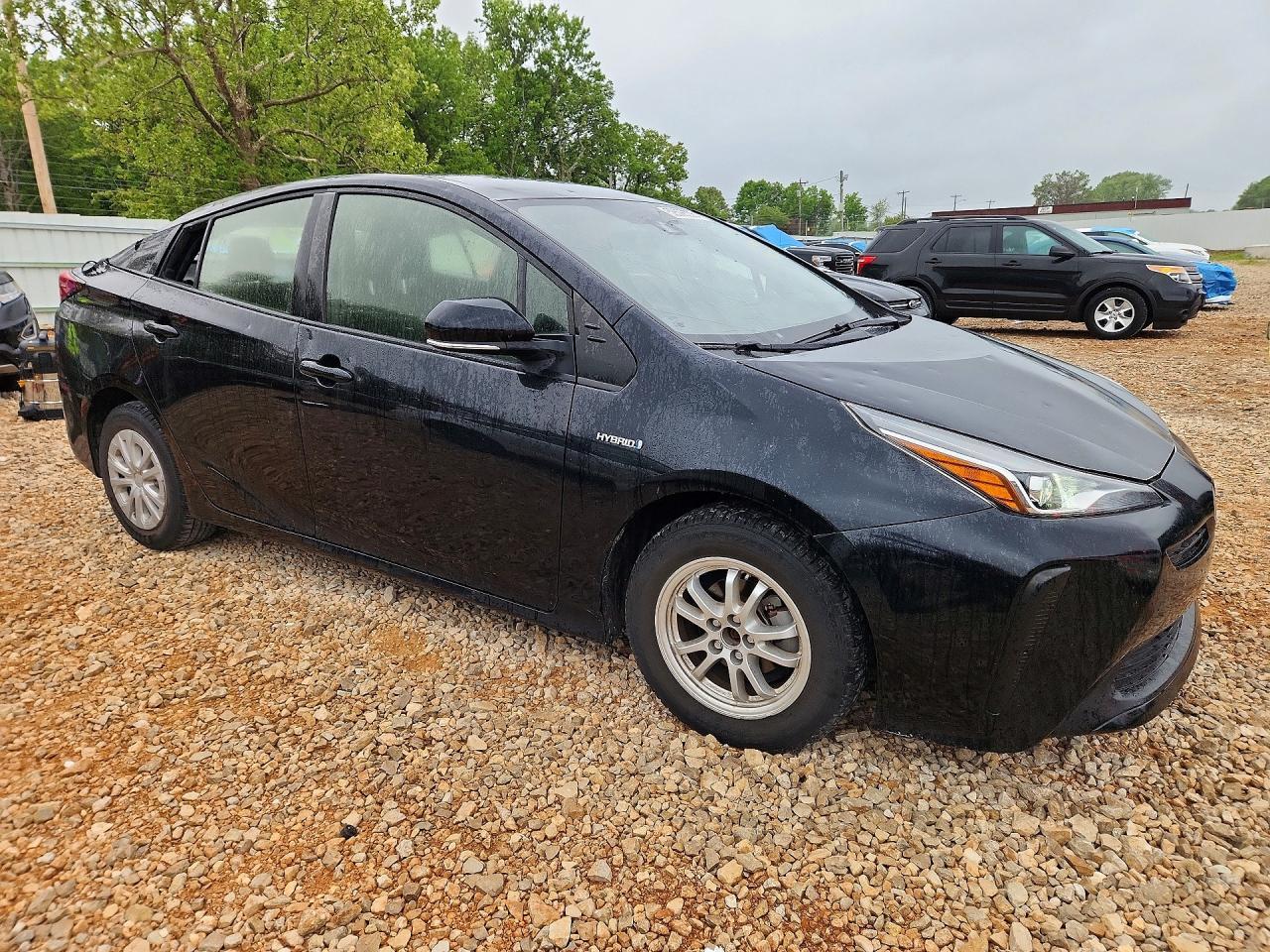 2021 Toyota Prius L Eco - Фото 4