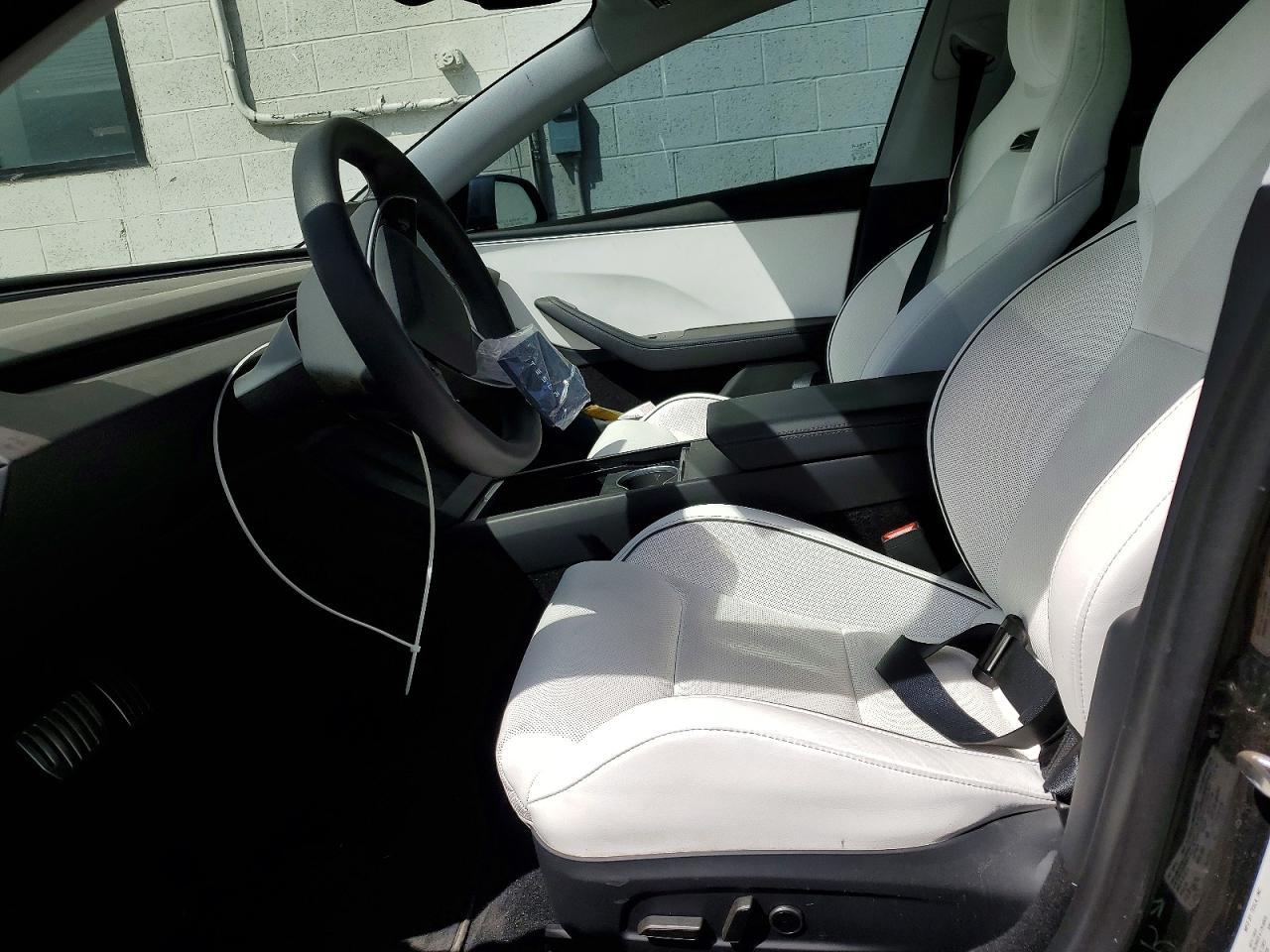 2024 Tesla Model 3 - Фото 7