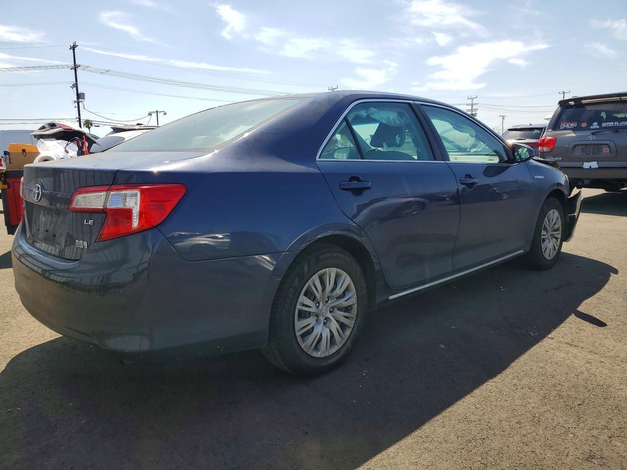 2014 Toyota Camry Hybrid Le - Фото 3