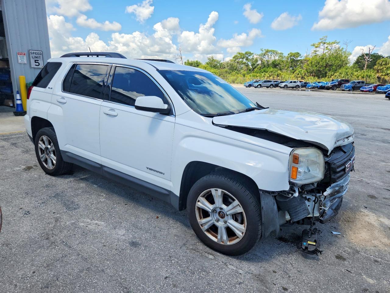 2017 GMC Terrain Sle - Image 4