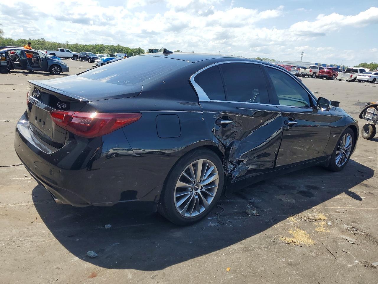 2018 Infiniti Q50 3.0T Luxe - Image 3