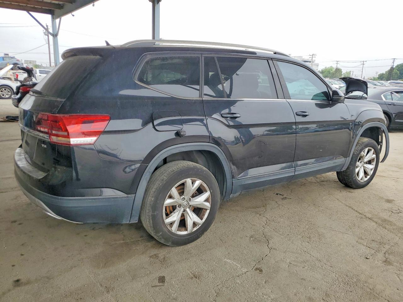 2018 Volkswagen Atlas S - Фото 3