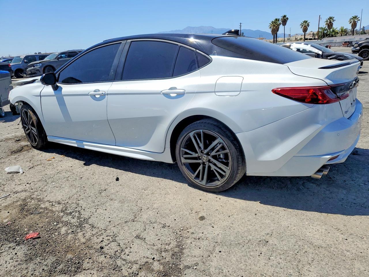 2025 Toyota Camry Xse - Фото 2