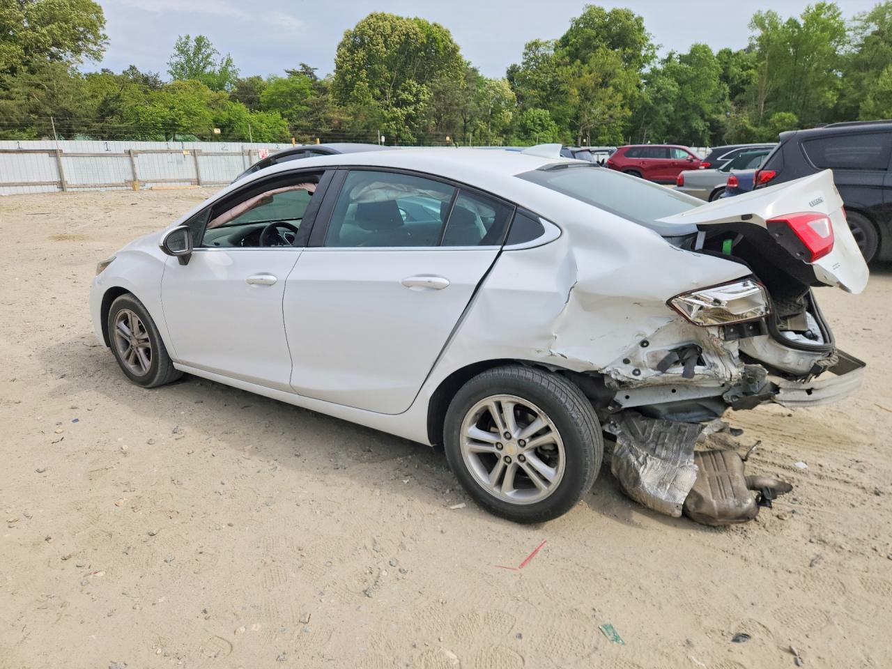 2018 Chevrolet Cruz - Фото 2
