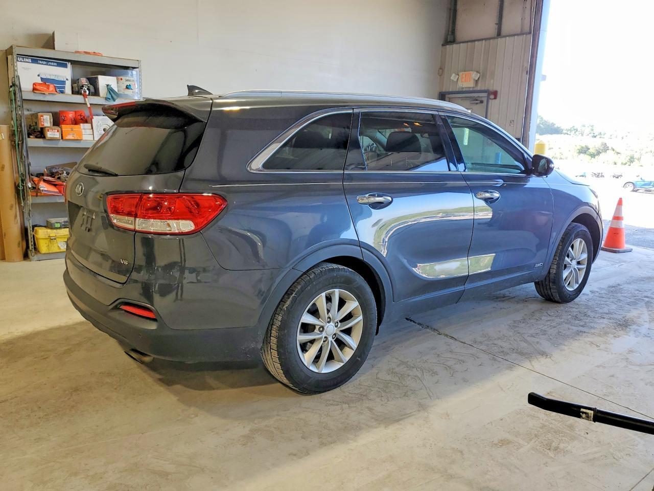 2017 Kia Sorento Lx V6 - Image 3