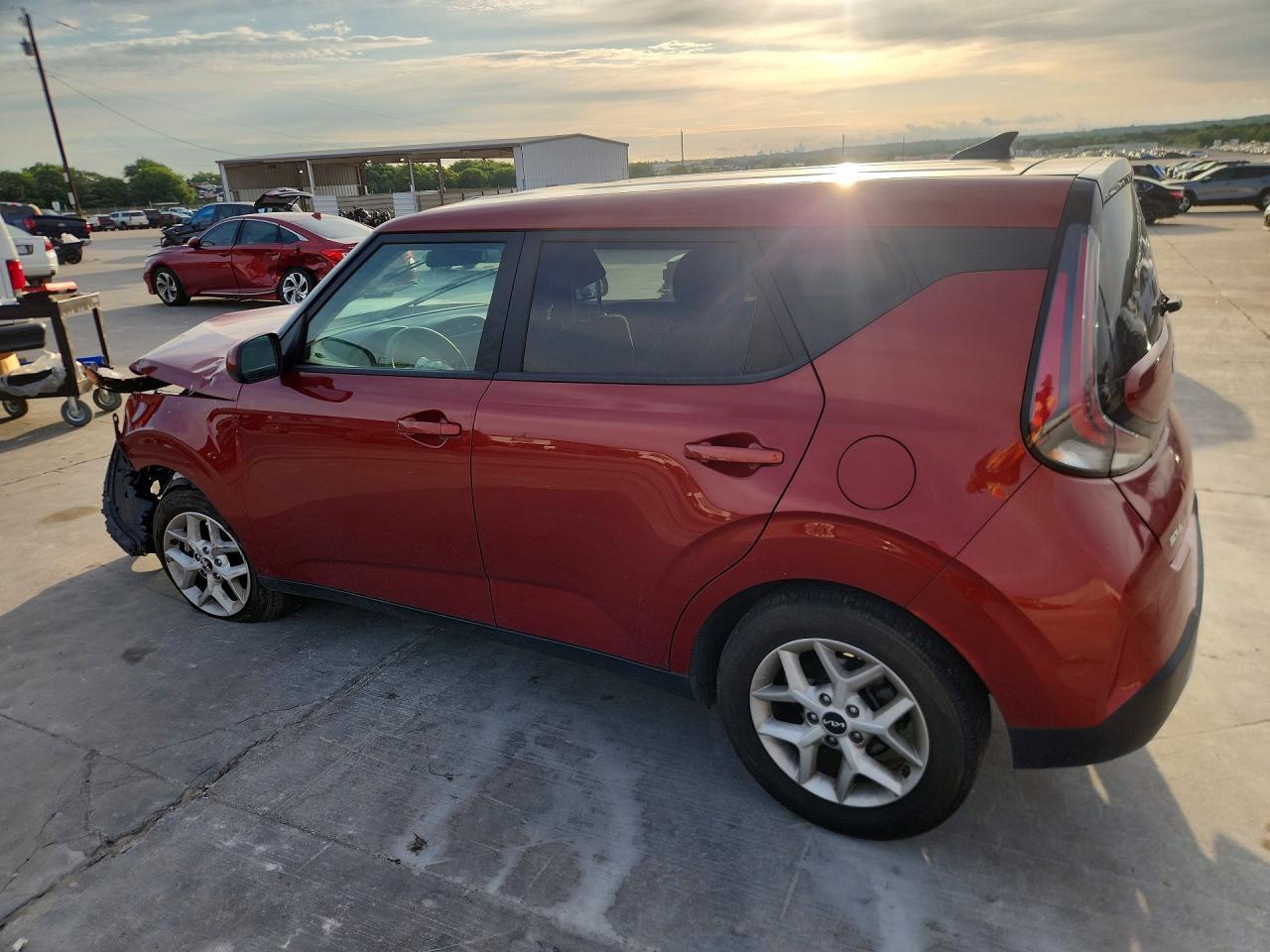 2024 Kia Soul Lx - Image 2