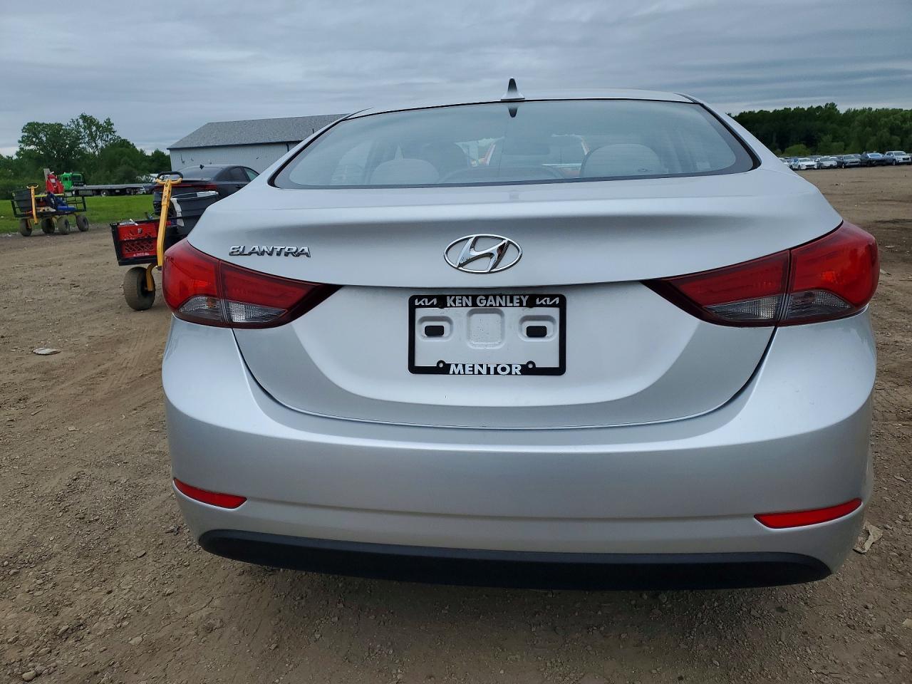 2016 Hyundai Elantra Se - Фото 6