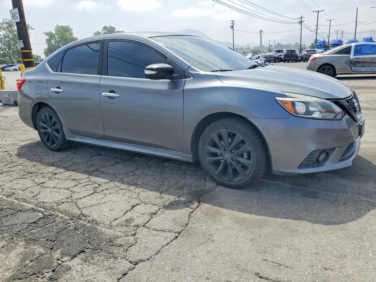 2018 Nissan Sentra Sr - Фото 4