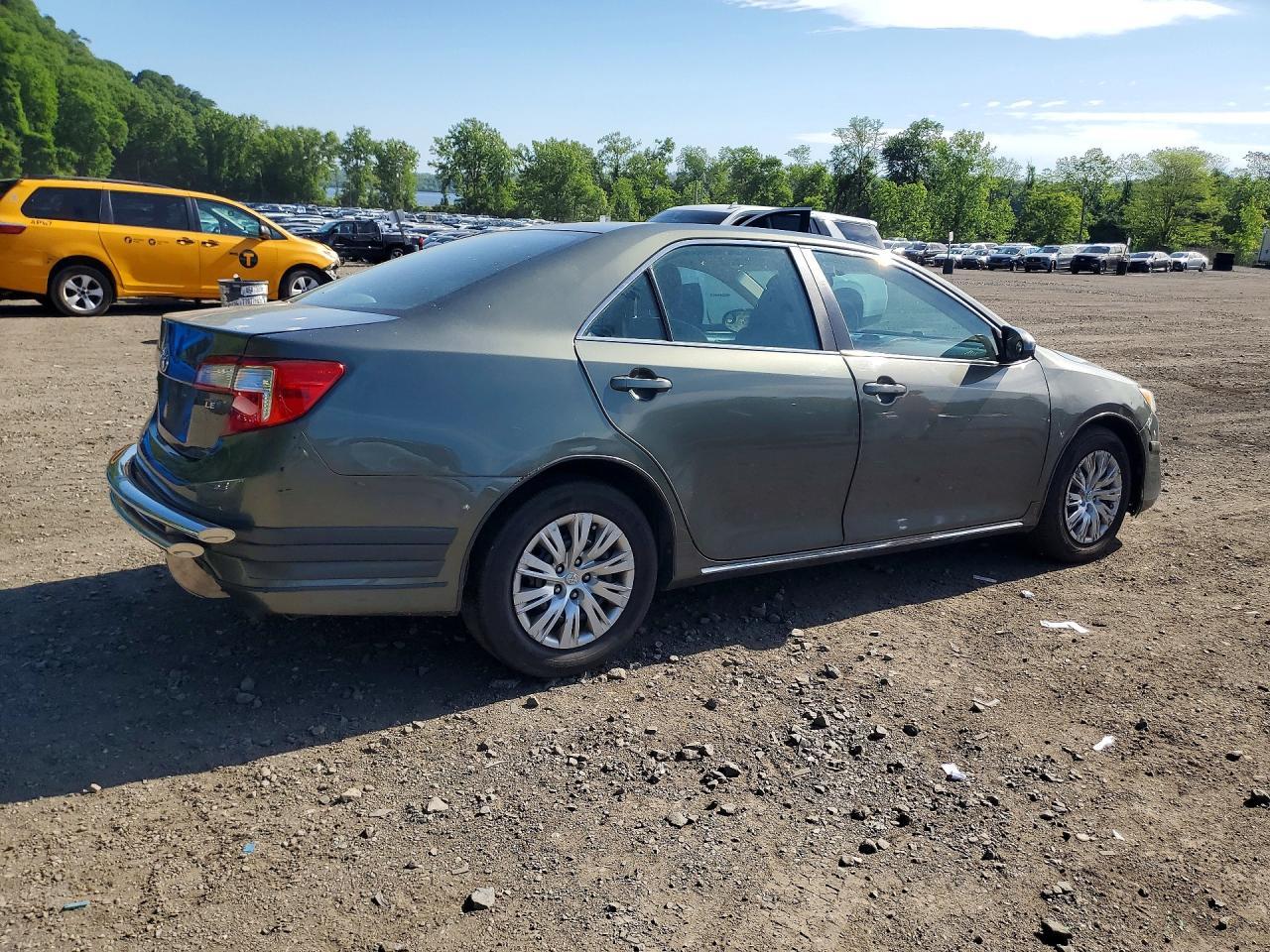 2013 Toyota Camry Le - Image 3