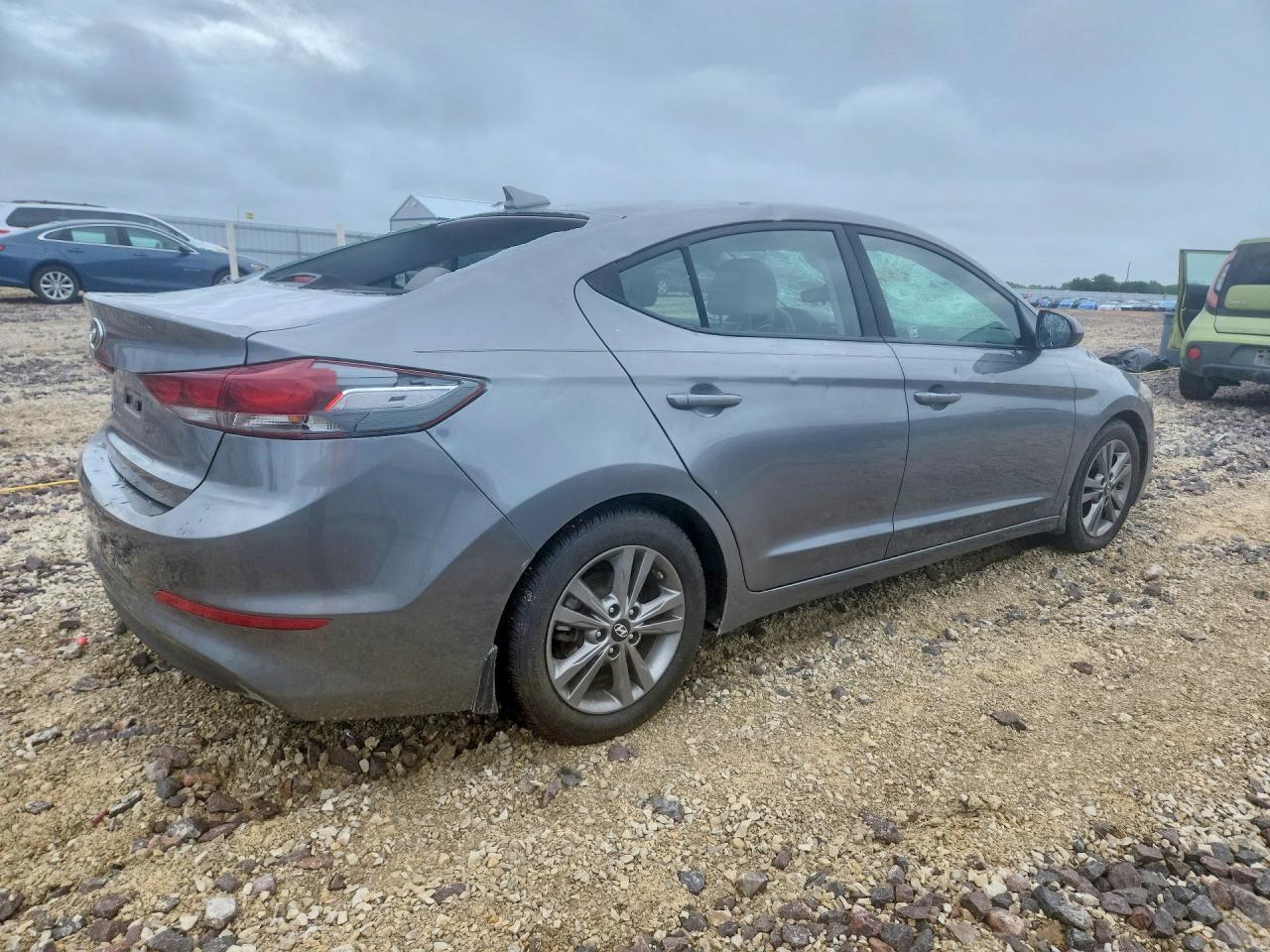 2018 Hyundai Elantra - Фото 3