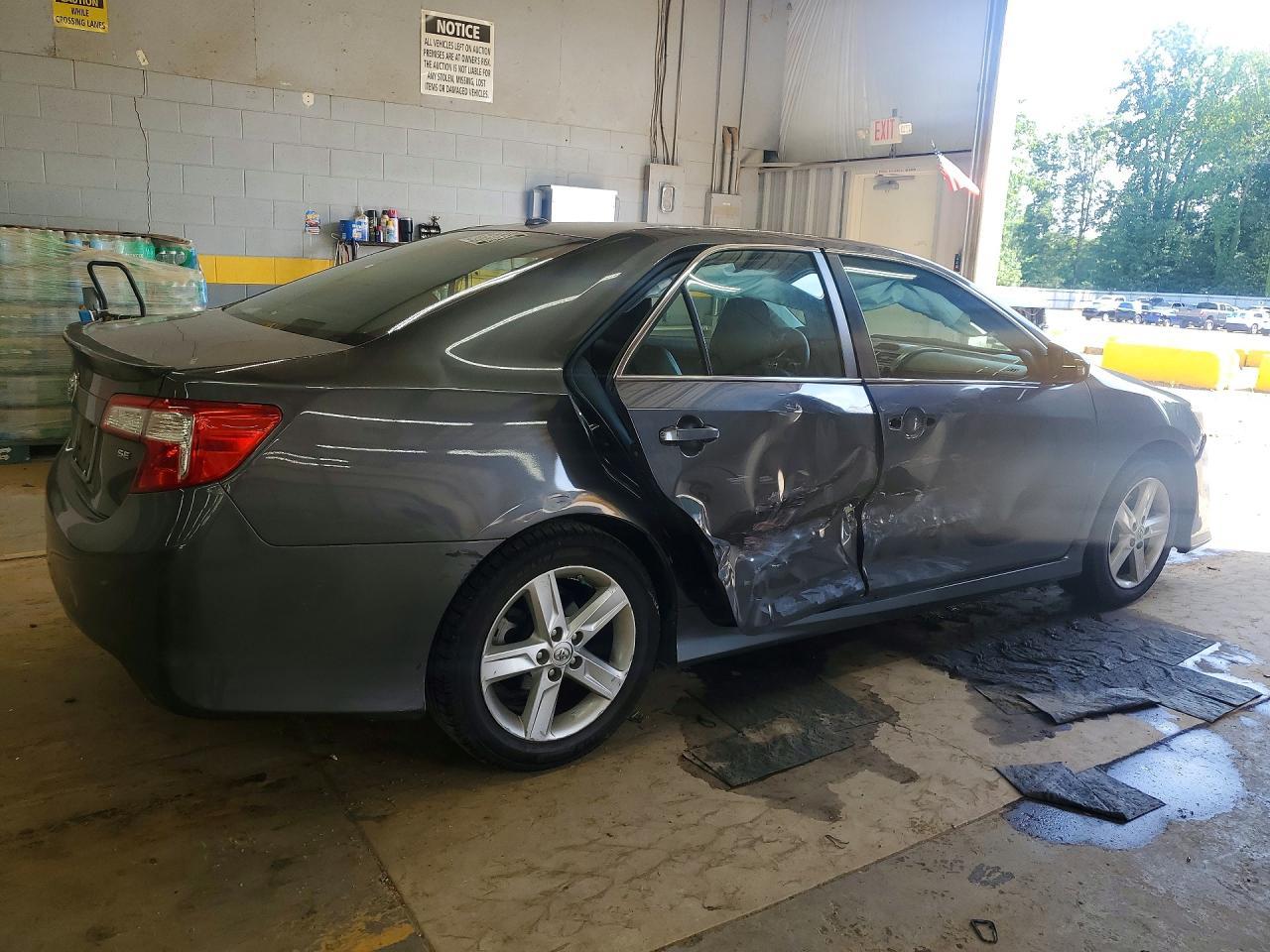 2014 Toyota Camry Se - Фото 3