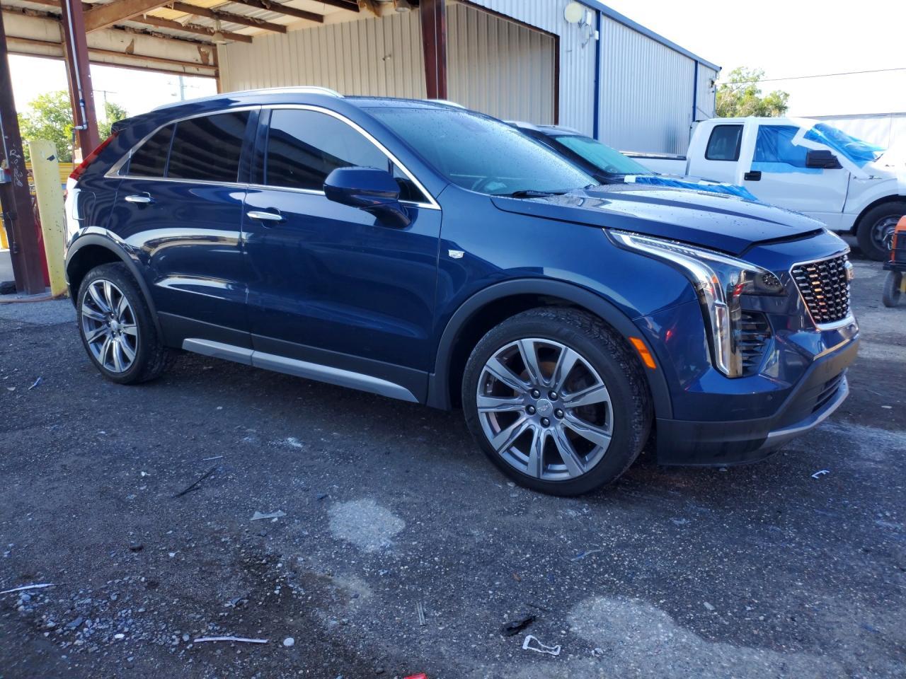 2019 Cadillac Xt4 Premium Luxury - Image 4