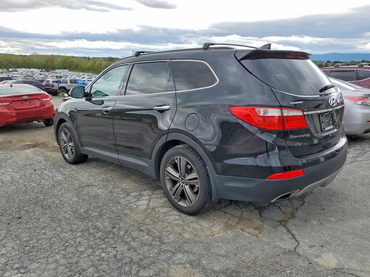 2015 Hyundai Santa Fe Limited - Image 2