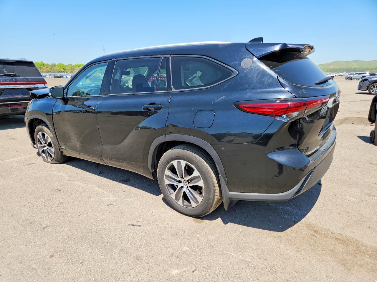 2022 Toyota Highlander Hybrid Xle - Image 2