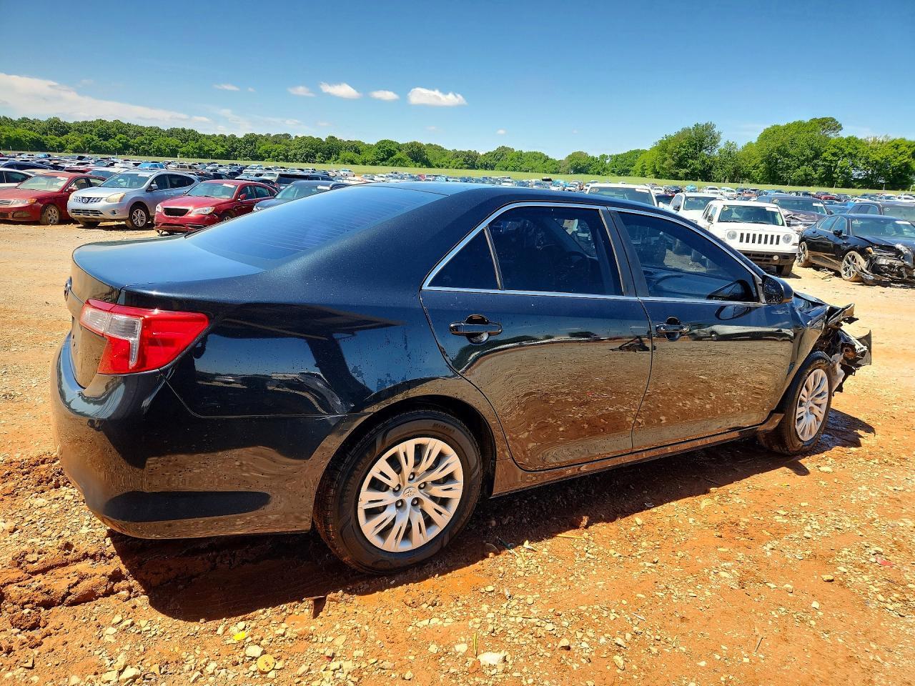 2012 Toyota Camry L - Фото 3
