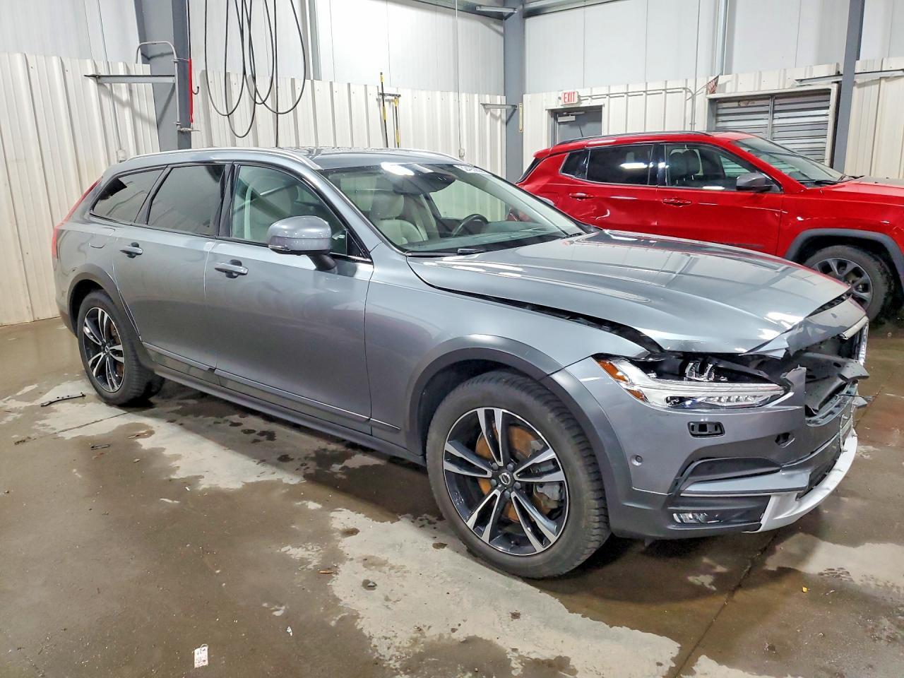 2019 Volvo V90 Cross Country T5 Momentum - Фото 4