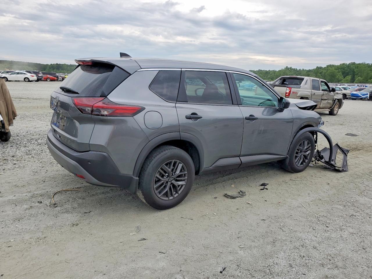2023 Nissan Rogue S - Image 3