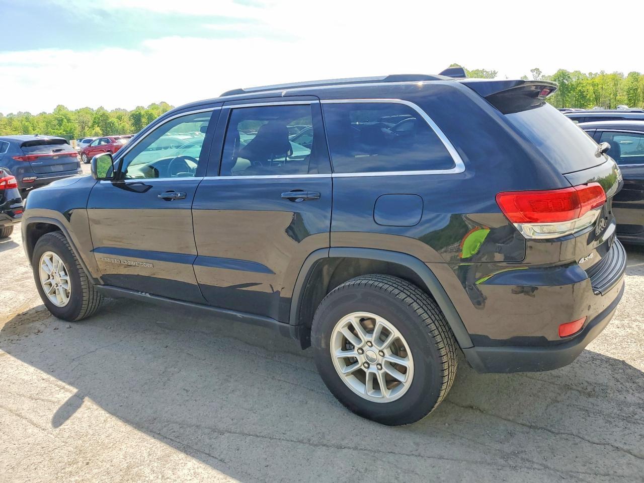 2019 Jeep Grand Cherokee Laredo - Image 2