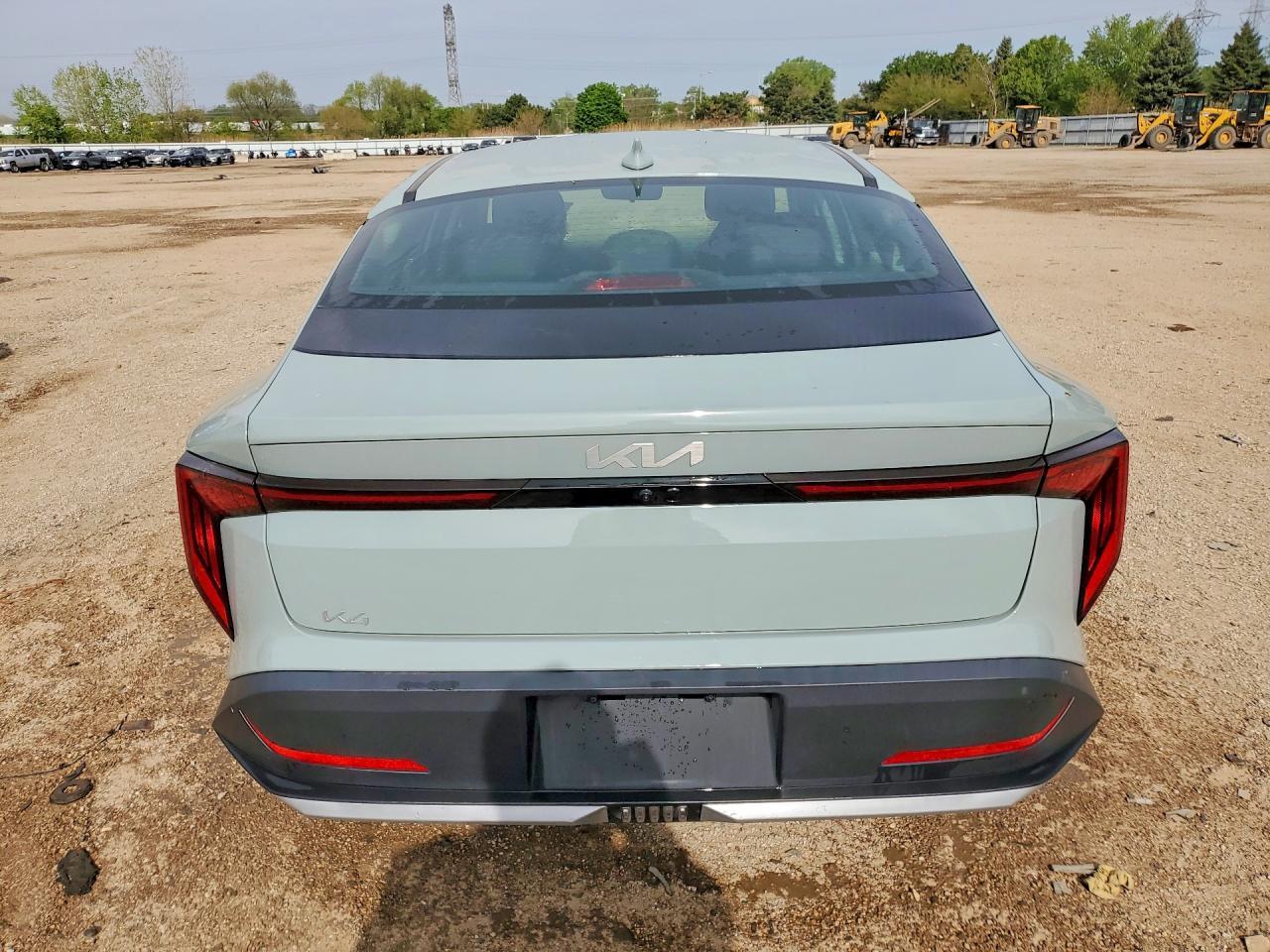 2025 Kia K4 Lxs - Image 6