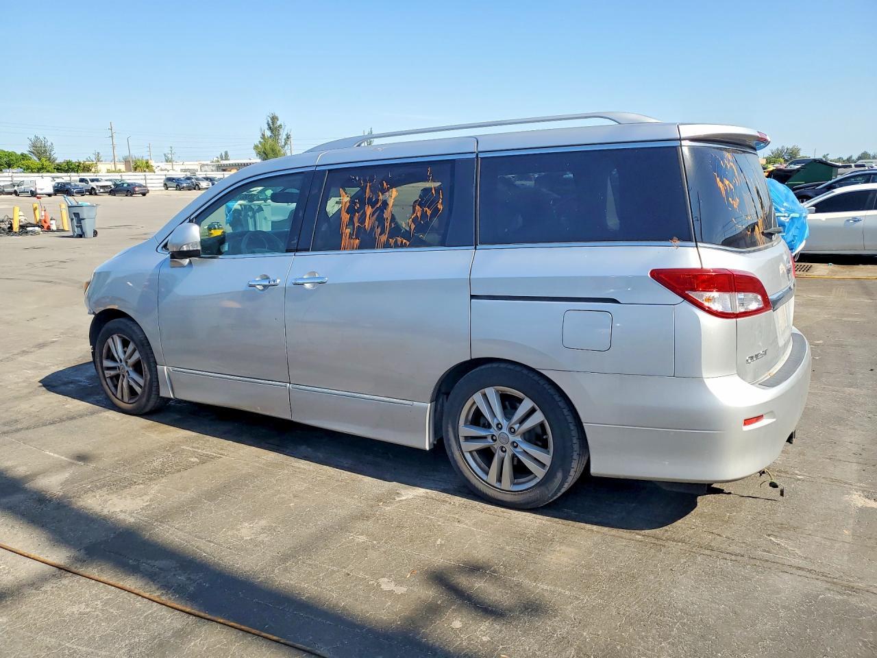 2012 Nissan Quest 3.5 S - Image 2
