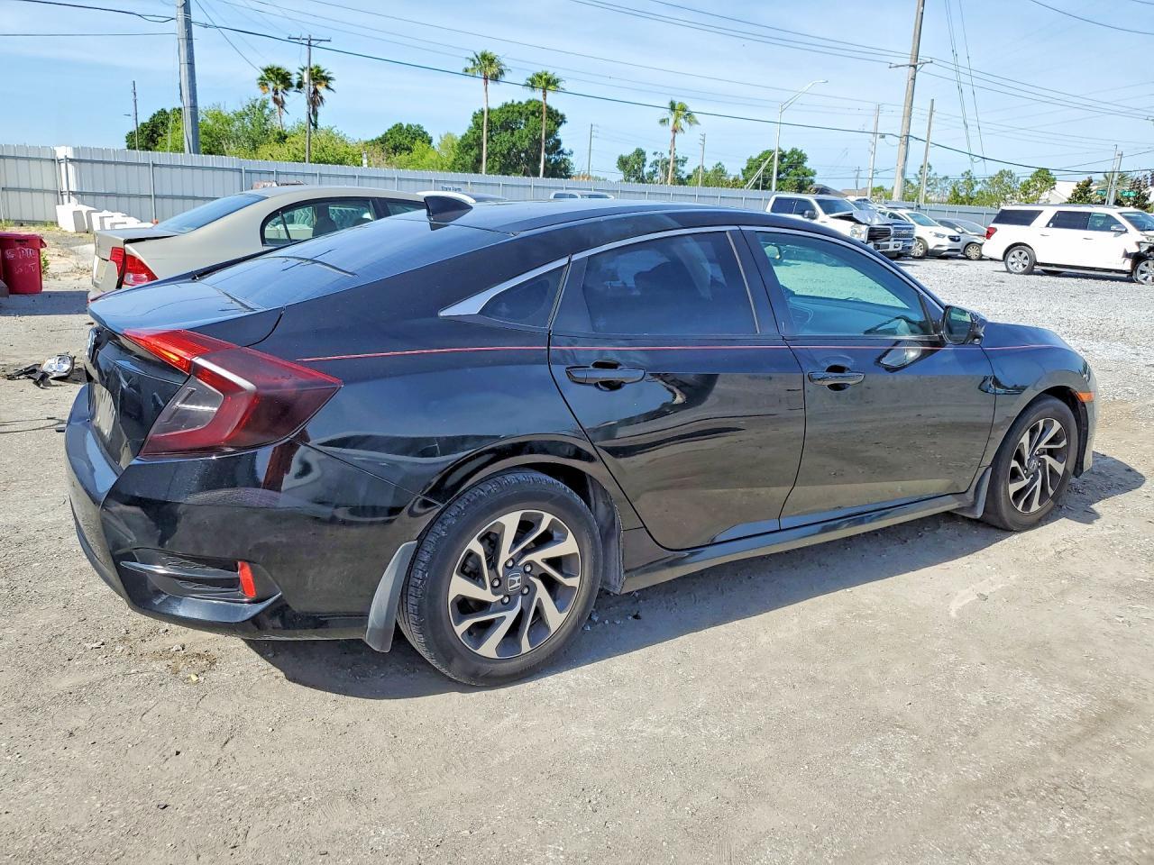 2018 Honda Civic Ex - Image 3