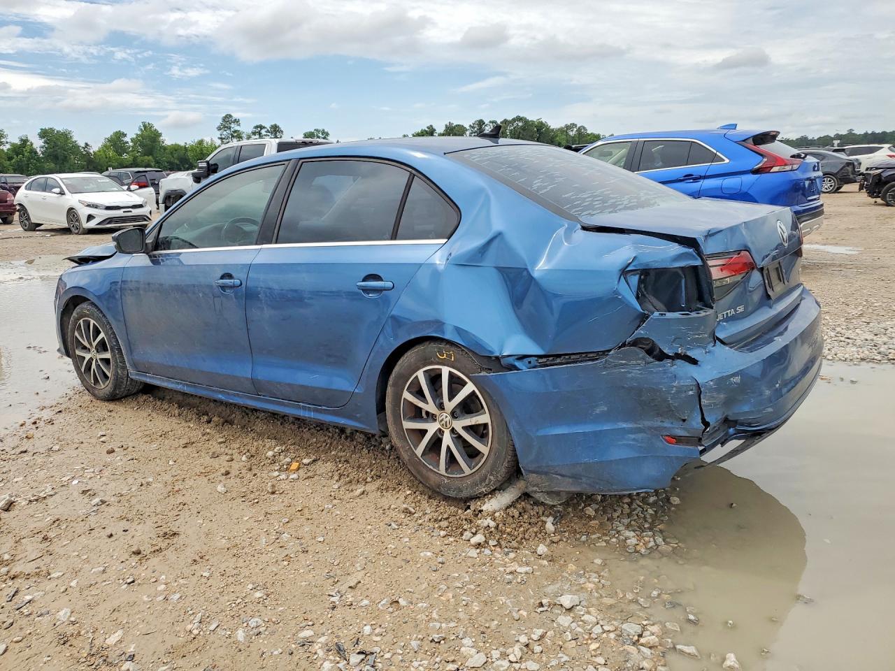 2017 Volkswagen Jetta - Image 2