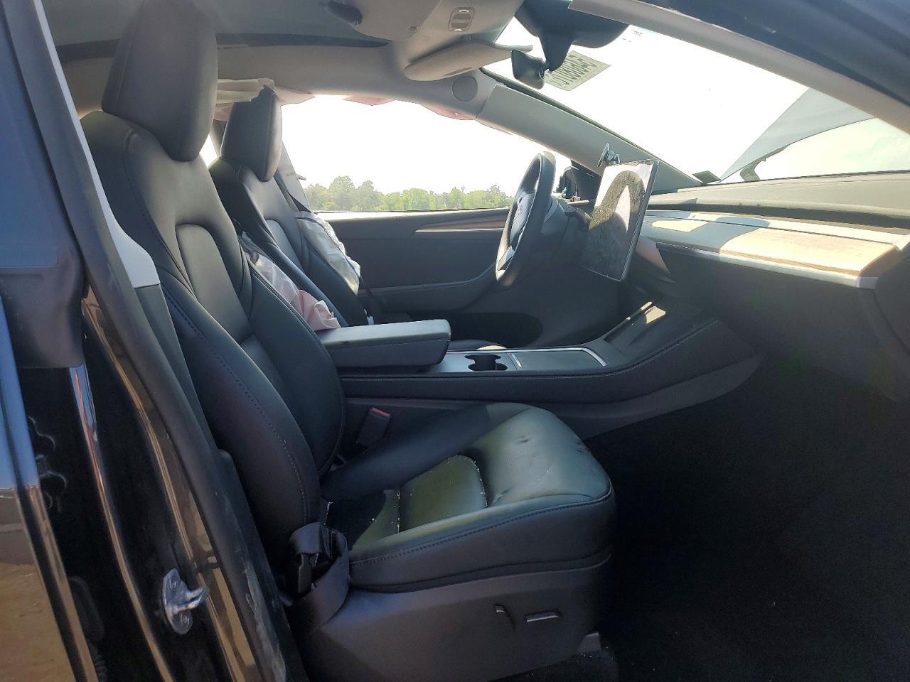 2025 Tesla Model Y - Фото 7