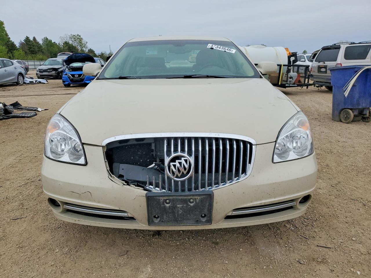 2011 Buick Lucerne Cxl - Image 5