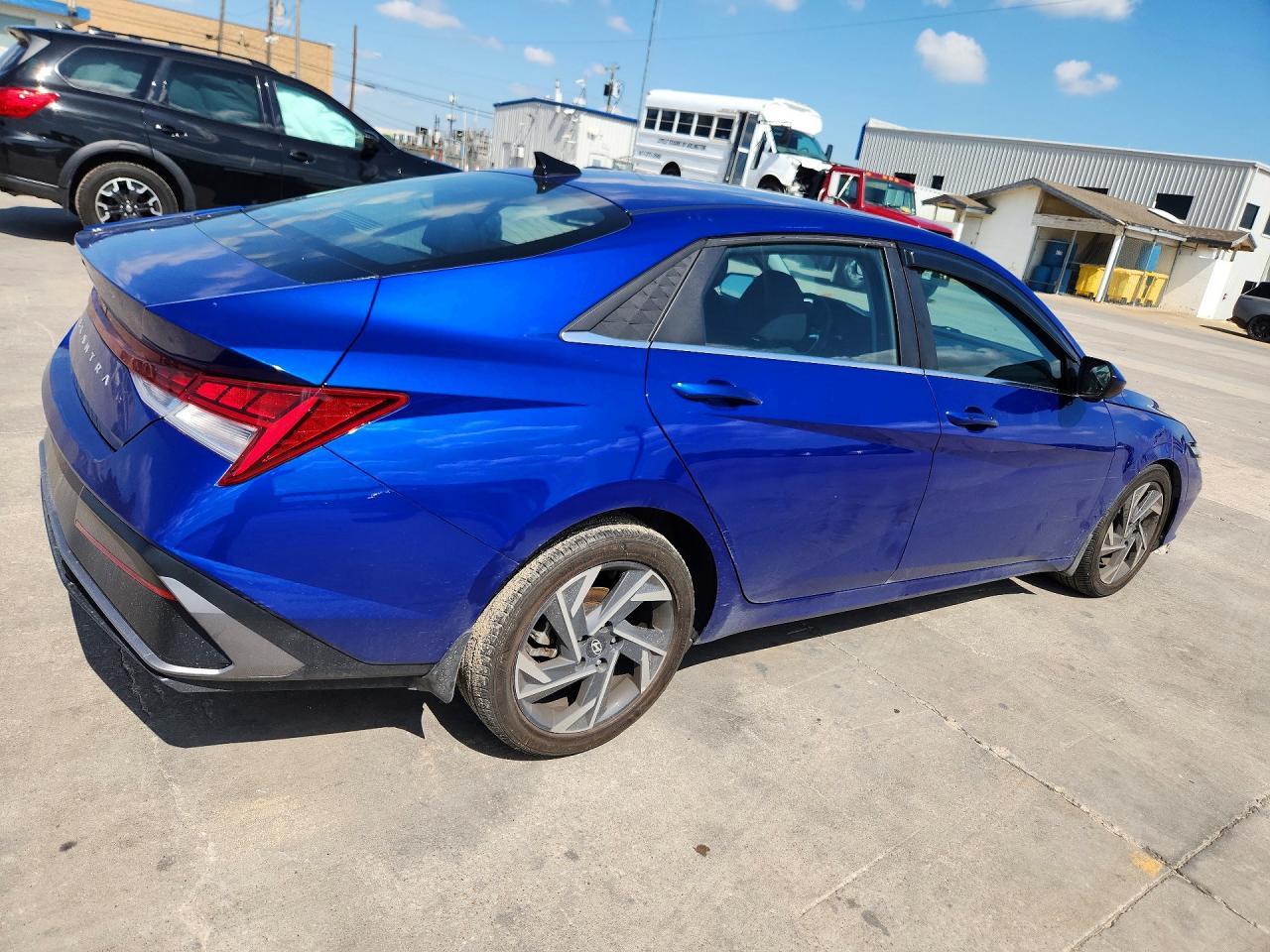2024 Hyundai Elantra Sel - Фото 3