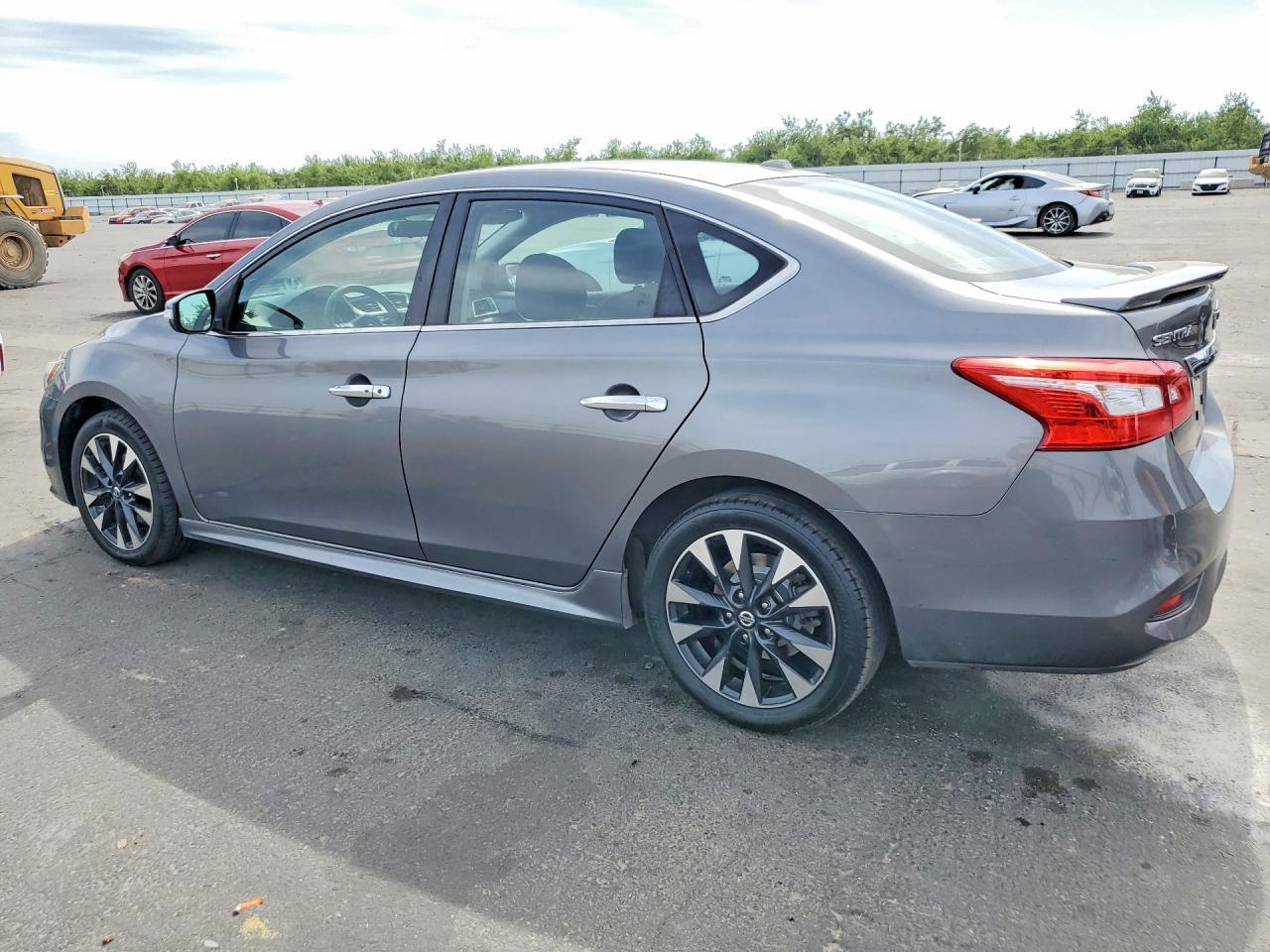 2019 Nissan Sentra Sr - Фото 2