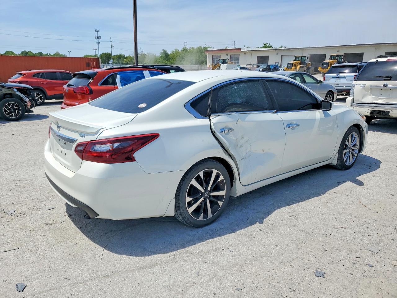2018 Nissan Altima 2.5 Sr - Image 3
