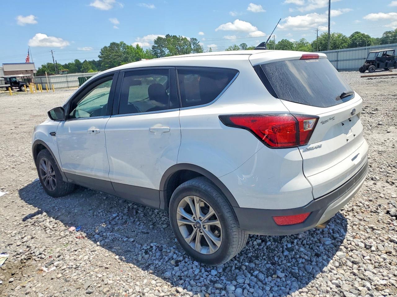 2019 Ford Escape Se - Фото 2