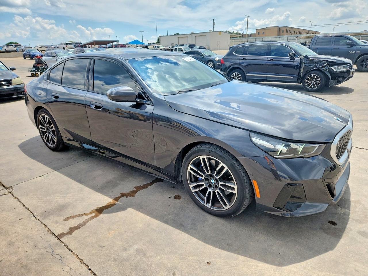 2025 BMW 530 I - Фото 4