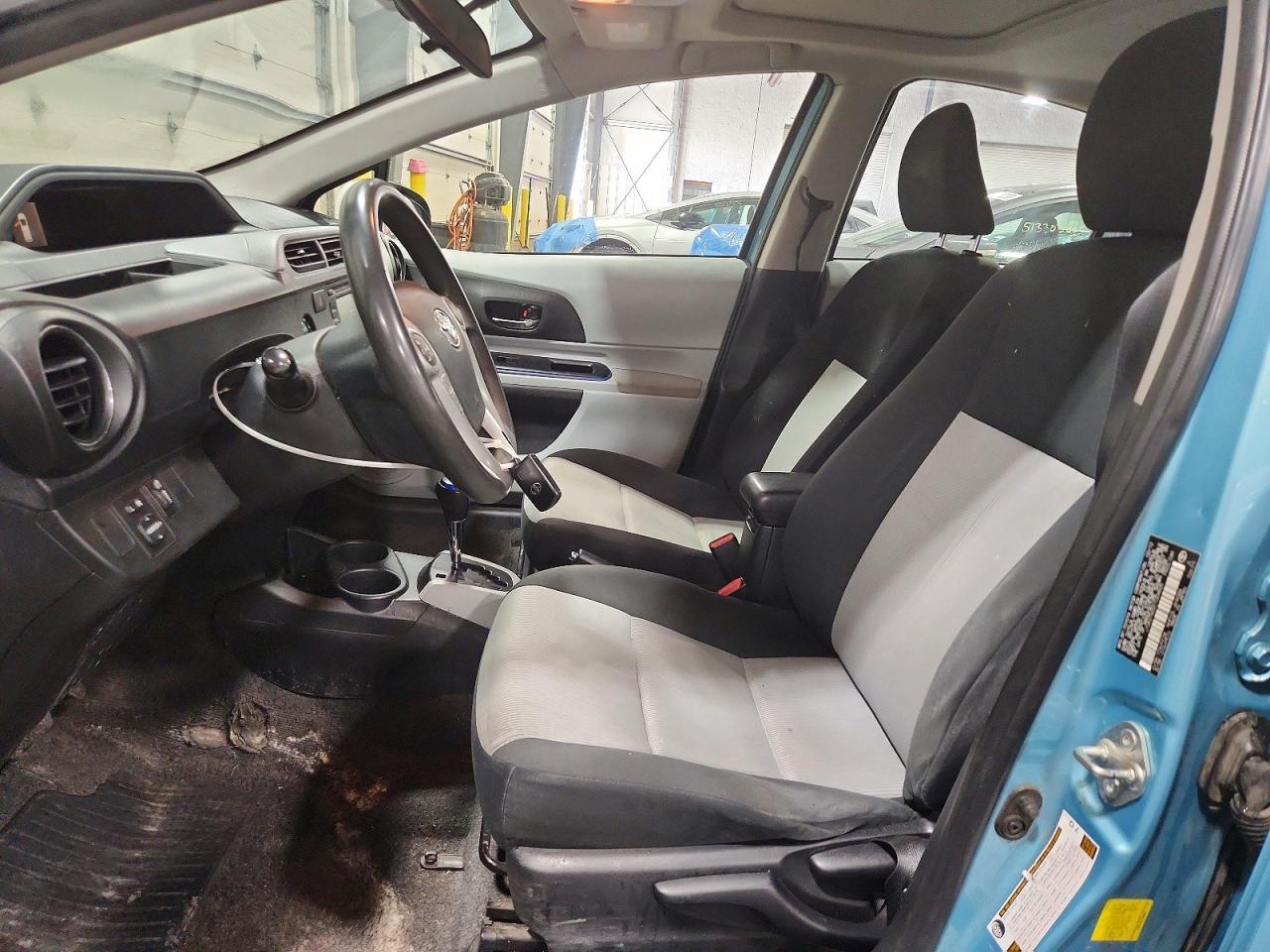 2012 Toyota Prius C Three - Фото 7