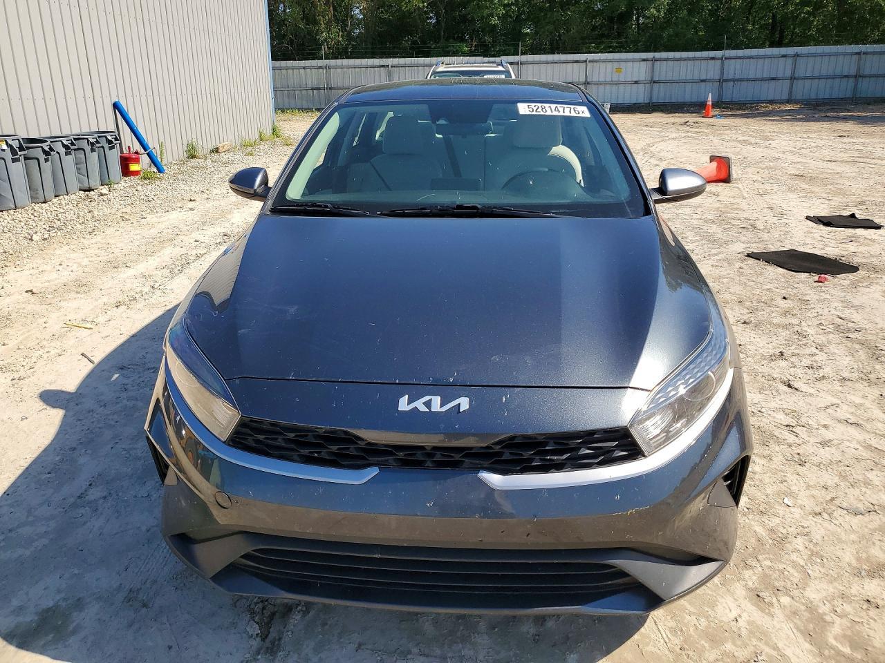 2022 Kia Forte Lxs - Image 5