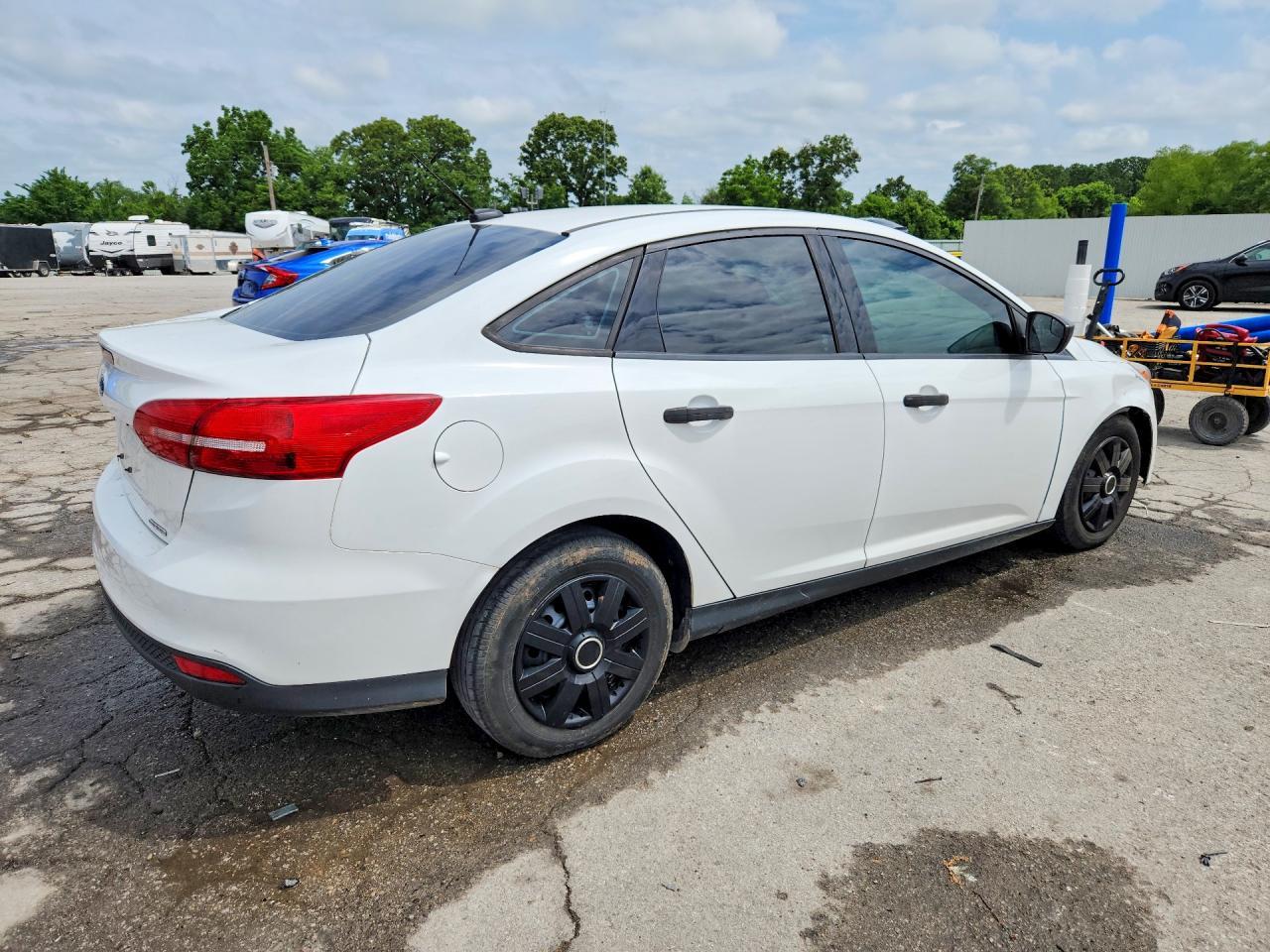 2015 Ford Focus S - Фото 3