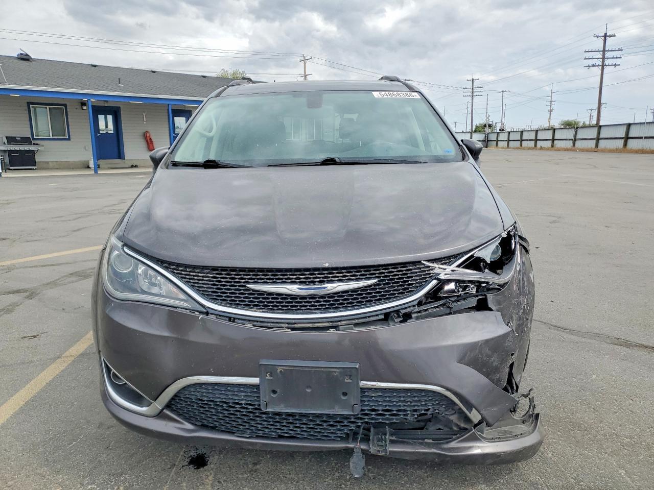 2017 Chrysler Pacifica - Image 5