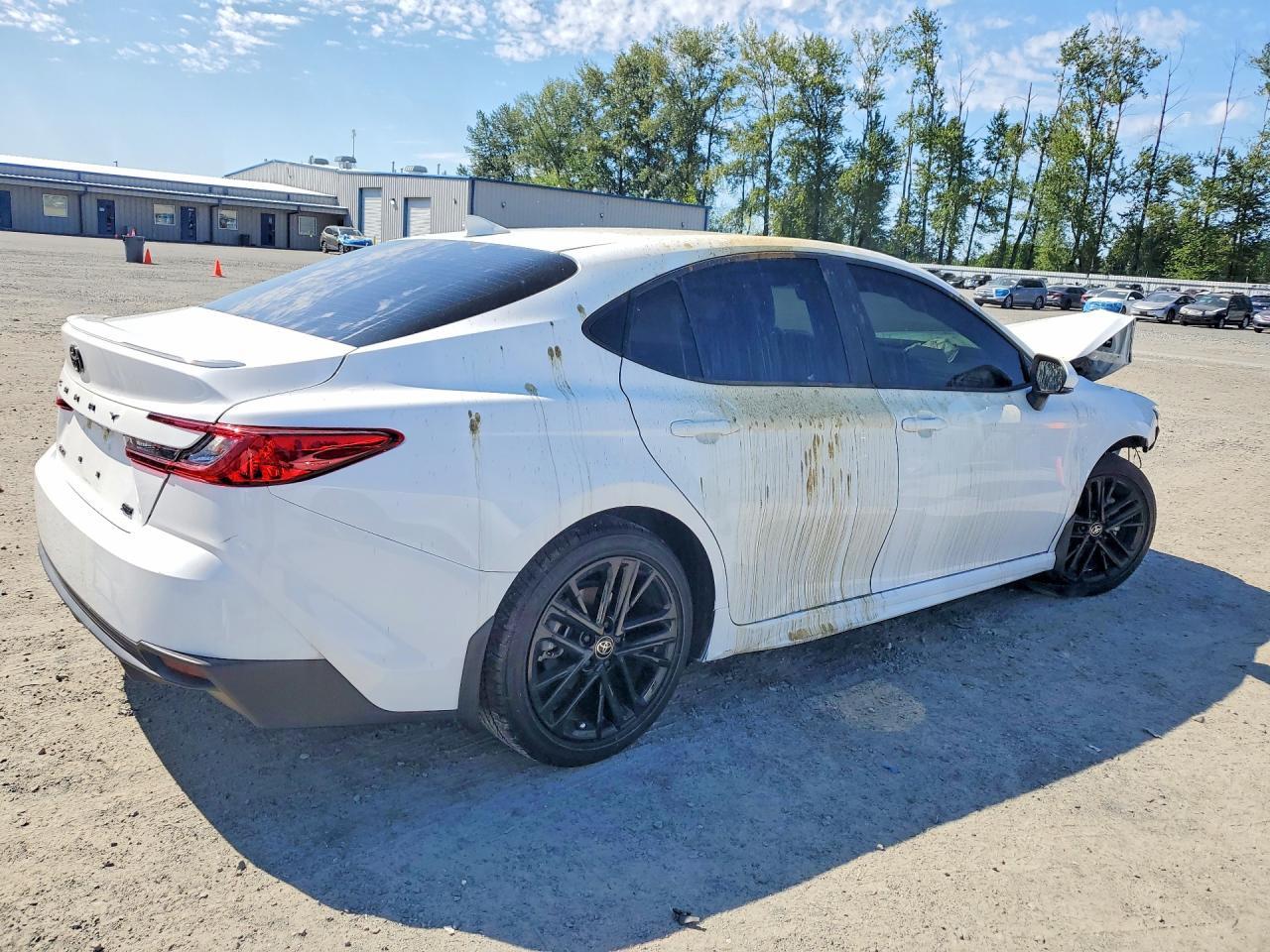 2025 Toyota Camry - Фото 3