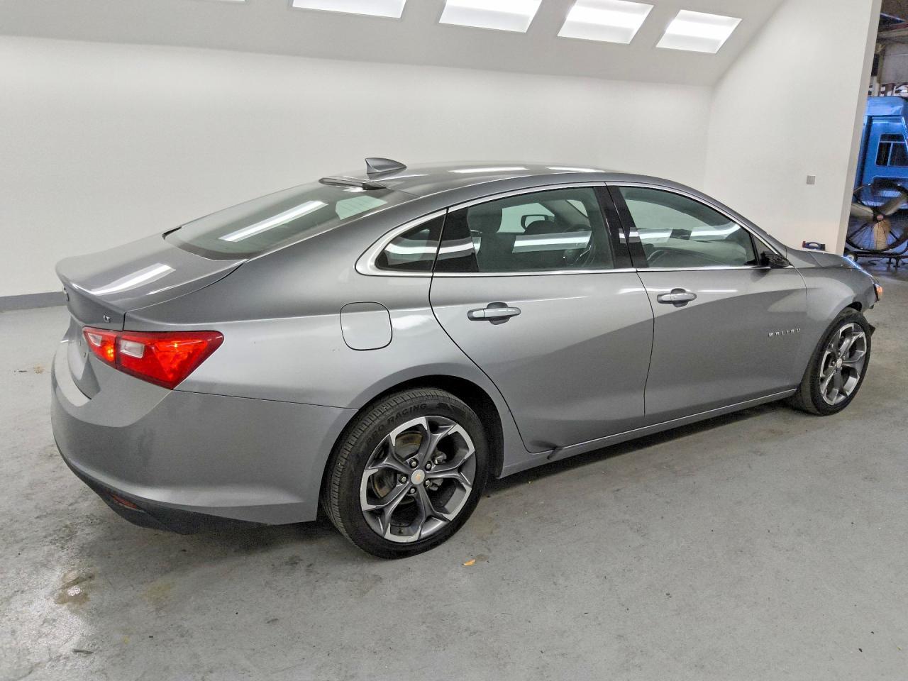 2023 Chevrolet Malibu Lt - Image 3