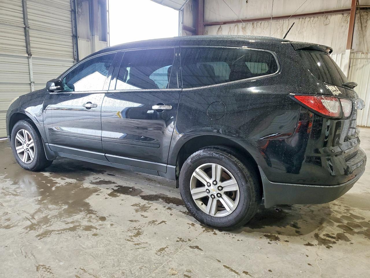 2017 Chevrolet Traverse Lt - Image 2