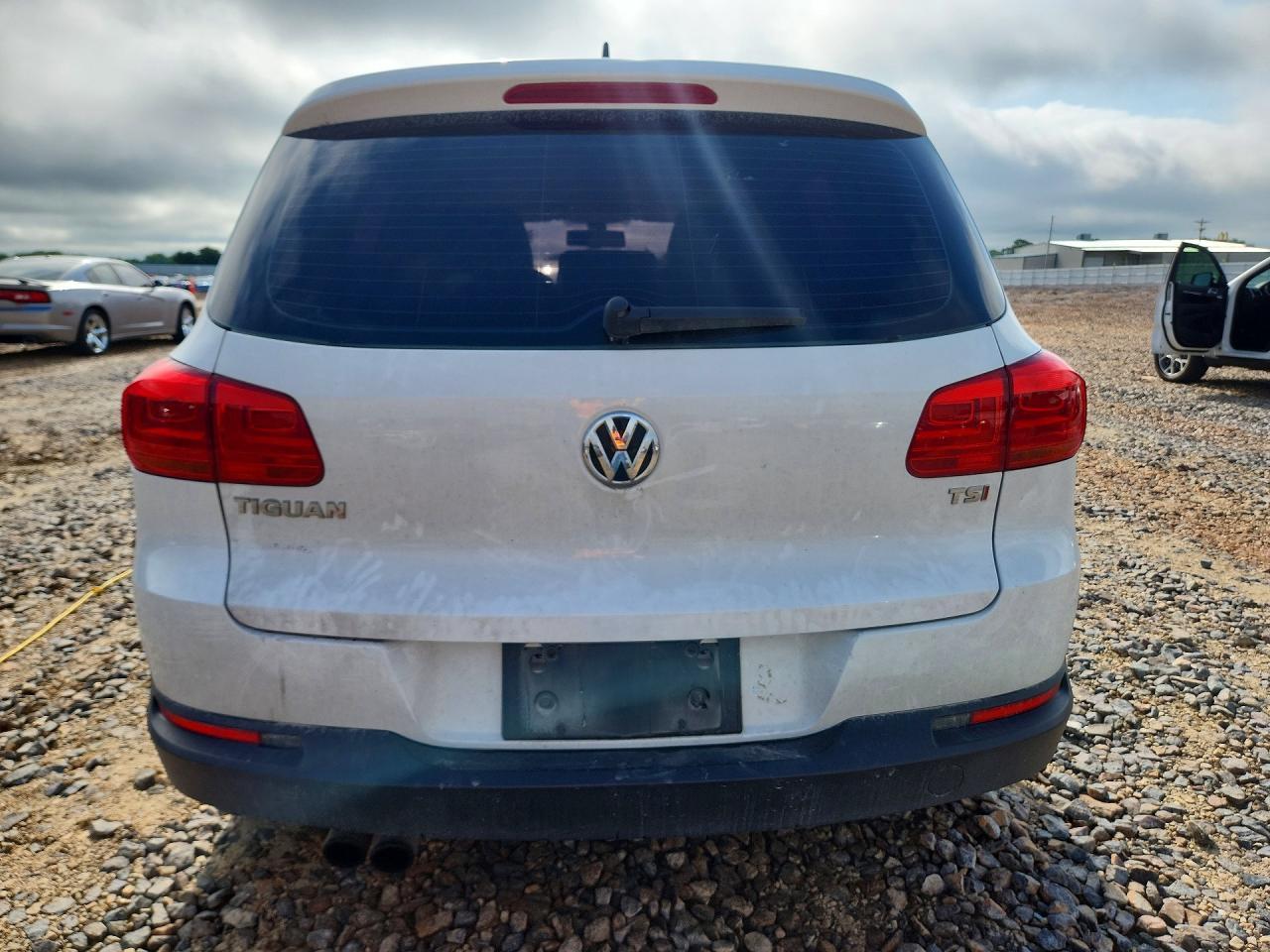 2017 Volkswagen Tiguan S - Фото 6