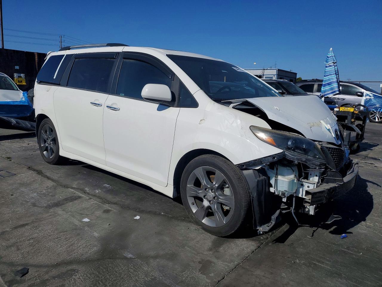 2016 Toyota Sienna Se Premium - Image 4