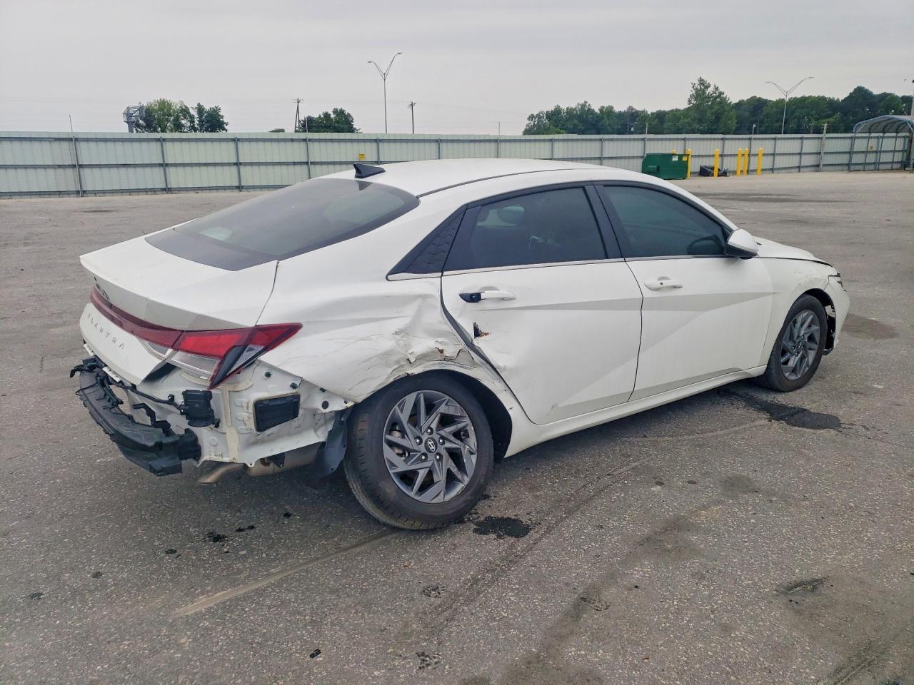 2024 Hyundai Elantra Sel - Фото 3