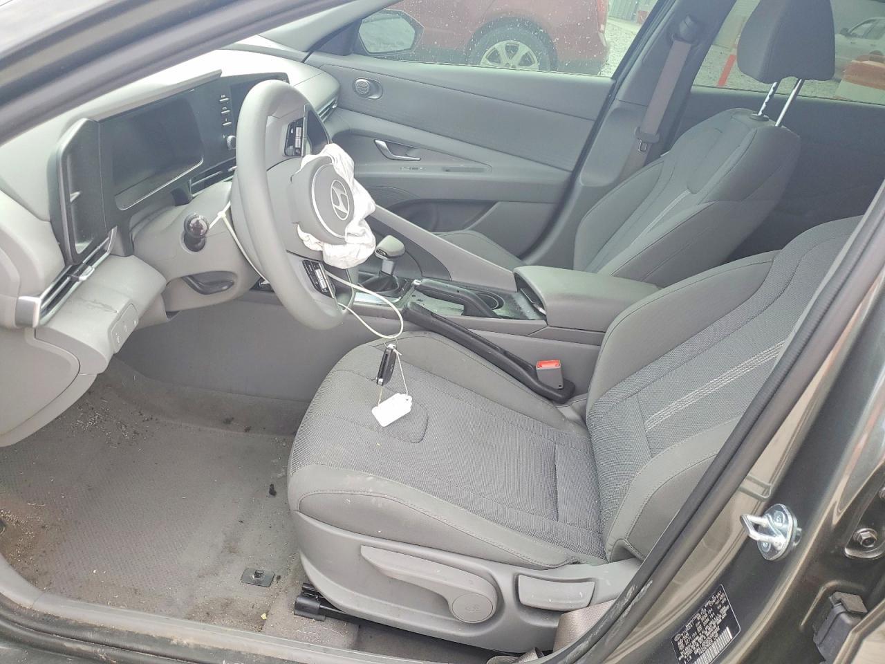 2025 Hyundai Elantra Se - Фото 7